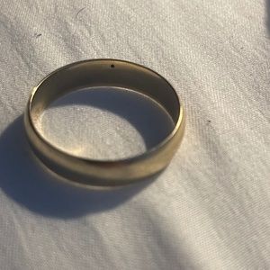 Gold wedding band